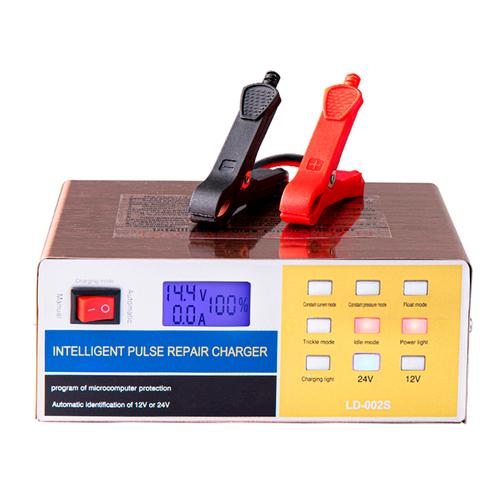 Cargador De Batería Para Auto Gadnic AV700 Mantenedor 12v 12A 24v 7A Corte Automático Inteligente